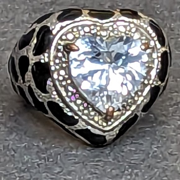 Guess Heart Shaped CZ and Silver Metal w/Black Enamel Animal Print Ring (6) - Picture 4 of 5